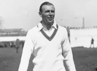 Ray Lindwall is 9th highest wicket taker in Ashes History